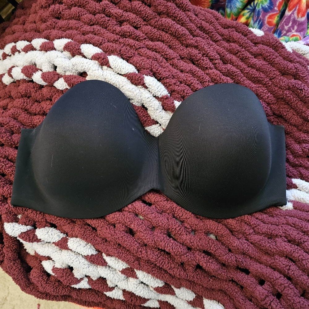 Maidenform Black Strapless Bra